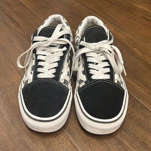 Checkered Old Skool Vans women’s size 8